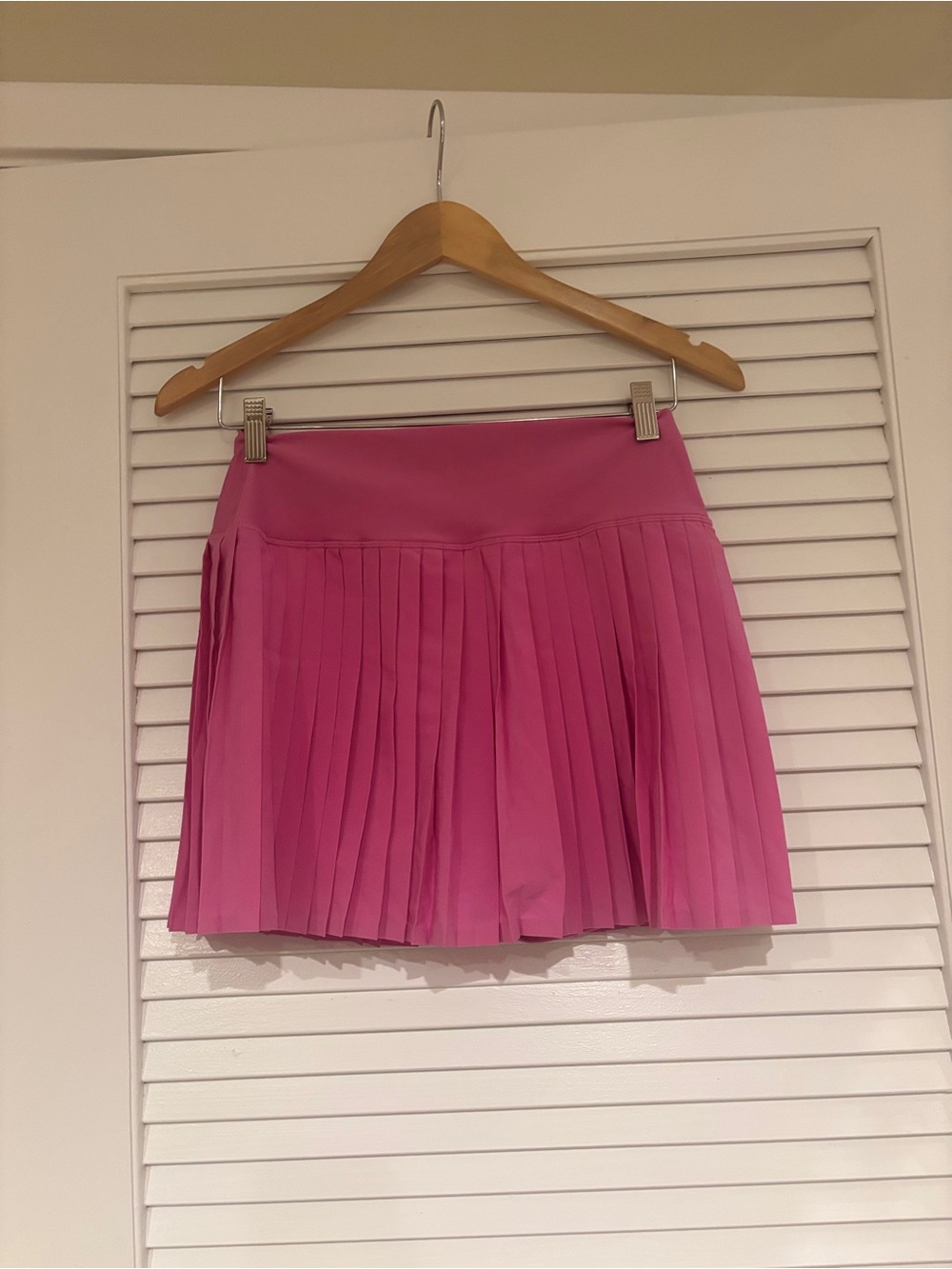 Abercrombie & Fitch Hot Pink Pleated Mini Skirt